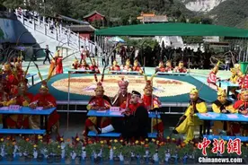 百路美猴王中秋大团圆同台竞技 真假难辨令人眼花缭乱图片