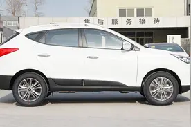 美女教你辨别新车，看车小常识送给你，进店看车有方法视频封面