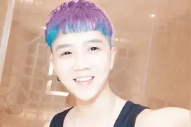 抖音变装神曲又被玩坏，网友魔性15秒染发，连郭聪明都在玩