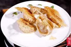 楚菜大厨教你做家常主食：生煎网饺，外皮酥脆，内馅鲜美，太诱人视频封面