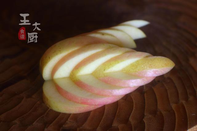 好看又简单的水果拼盘，中秋在家做一个，一点也不落俗套
