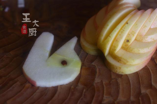 好看又简单的水果拼盘，中秋在家做一个，一点也不落俗套
