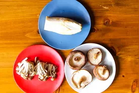 教你用三种蘑菇做卤，不放一滴油，学会可以拌面拌米饭视频封面