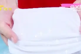 衣服上染上颜料了？洗衣时加点“它”让衣服洁净如新，简单好用！视频封面
