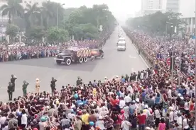 越南主席陈大光同志21日逝世，现场实拍越南街头送行的民众视频封面