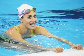 她是400米混合泳世界纪录保持者，拥有高超的个人技术，斯特凡妮视频封面