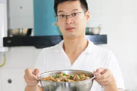 四川老家的芋儿烧鸡 好吃的汤汤儿都要泡饭 要吃三斗碗干饭