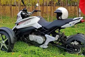 1.78万吉利“庞巴迪”！倒三轮霸气超越雅马哈，200CC发动机！视频封面