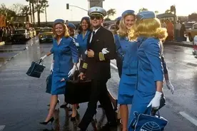 我国有1527架飞机，外国飞行员：中国年薪200万，其他国家不能比视频封面