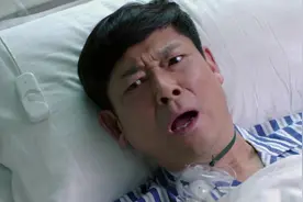 医生进来抢救重病父亲，结果医生一句：尽力了，让一家人伤心欲绝视频封面