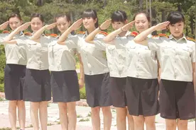 女兵会不会穿护胸？是不是太麻烦