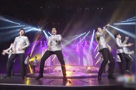 泰国三台全体男演员表演《Uptown Funk》，快来pick你的“男神”