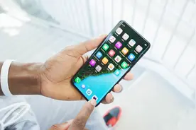强劲！10G内存版OPPO Find X跑分出炉：直上27万视频封面