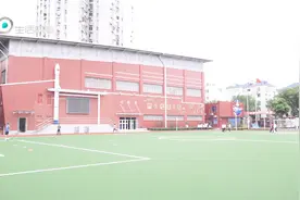 上海生活时尚频道《广特播报》报道——上海市闵行三中视频封面