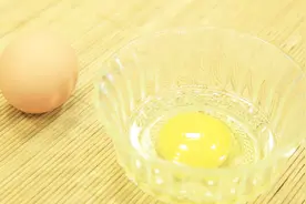 鸡蛋里面含嘌呤高吗？痛风患者能不能吃？