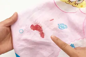 床单多久的血渍，只需用它搓一搓就彻底干净了，一点痕迹都没有视频封面