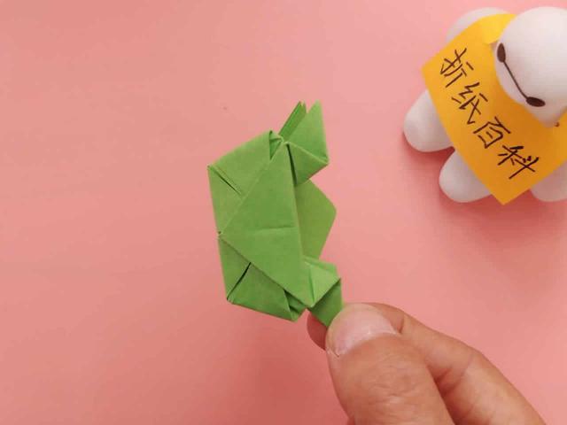 可以弹跳的青蛙折纸，简单几步就做好，手工DIY折纸图解教程