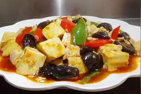 大厨教你做鱼香豆腐，下酒又下饭，吃一口满嘴香，做法很简单！视频封面