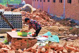 在农村建自建房，该如何算包工包料的价格呢？看完恍然大悟视频封面