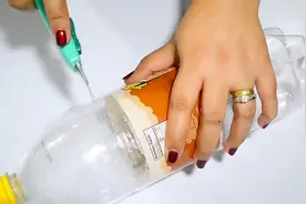 手工DIY：利用塑料瓶制作两件漂亮的装饰品，旧物改造太实用了视频封面