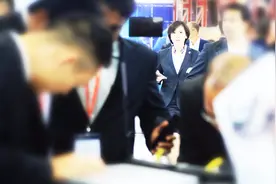 中国中车在“高铁奥运会”上玩直播，这位小姐姐好漂亮视频封面