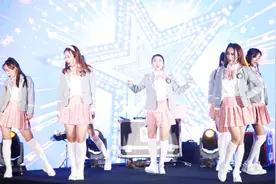 最近比较火的洛阳少女组合视频封面