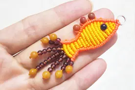 可爱的小鱼挂件，编法很简单，手工编绳教程