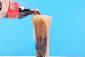鞋子有臭味难去除，教你巧用可乐瓶轻松解决鞋臭烦恼！视频封面
