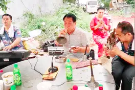 农村白喜事上的迎客唢呐，一老者用如此的技法吹奏，好听吗？视频封面