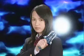奥特曼的女朋友居然也能超级融合变身怪兽，她是史上唯一一个！视频封面
