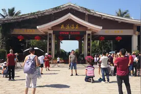 三亚的天涯海角景区：历史名人雕塑园视频封面