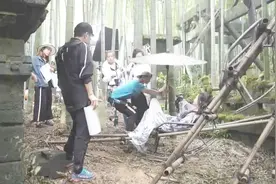 《影》幕后花絮：导演亲自指导关晓彤的台词表现视频封面