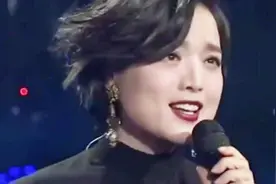 一首经典歌曲《昨夜星辰》唱得浪漫好听，听着听着差点流泪了视频封面