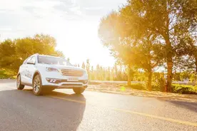 大灯一亮相，是捷途X70没错了！这些设计为国产争气！视频封面