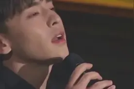 关掉美颜相机的邓伦，依旧帅气迷人视频封面