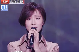 王珞丹真敢唱，一首《平凡之路》开口跪，不当歌手可惜了！视频封面