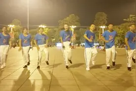 好有气势的一个鬼步舞，男生PK女生这场面太火热了视频封面