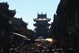 增设自助售取票机、施行游客限流……景区多举措应对客流高峰视频封面