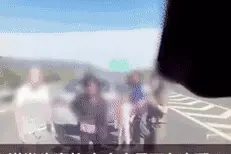 高速发生追尾 6人下车查看 结果让人揪心……图片