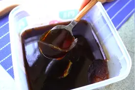 把咖啡做成果冻，冲上一杯鲜牛奶，比奶茶好喝多了