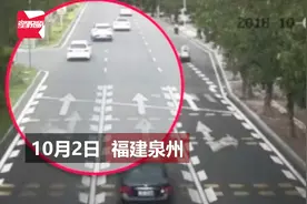 女子同时交往两男友，两男友带刀开车上演抢人大战视频封面