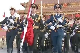 为什么天安门升国旗时，升旗官要走138步？原来这么讲究！视频封面