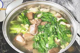 新鲜猪血怎样结成块？农村妈妈这做法，比豆腐嫩2倍，味鲜又去尘视频封面