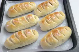 想吃面包自己在家做，香甜松软无添加，健康又好吃，孩子超喜欢