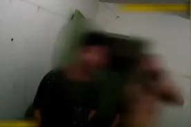 凌晨回家床上竟躺着陌生人 男子报警称钱被偷 结果最后自己被拘留视频封面