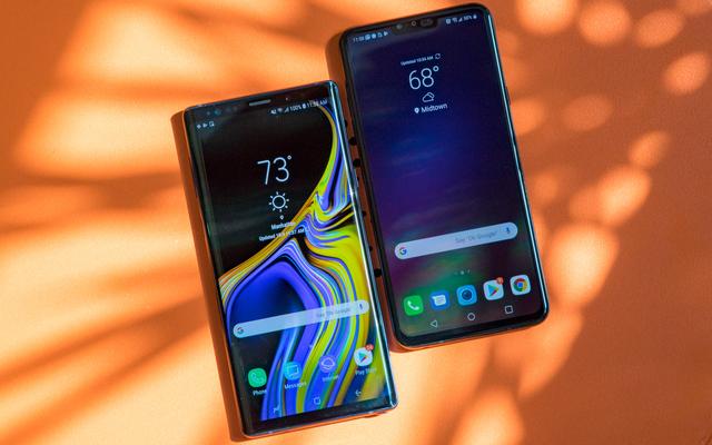 从外观上来看,除了改用刘海屏外,这款新品与v30和v35基本上一样.