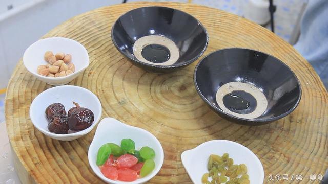 大厨讲解糯米甜饭的老式做法，掌握这2个技巧，米饭香甜软糯