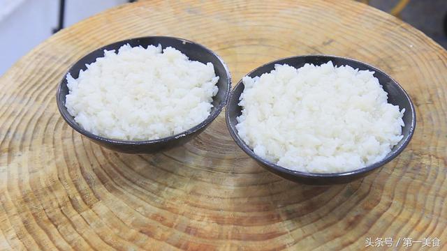 大厨讲解糯米甜饭的老式做法，掌握这2个技巧，米饭香甜软糯