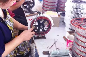 实拍电动车电机工厂，人肉绕线机效率真不差，个个都是快手视频封面