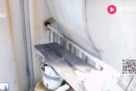 一餐厅突发火灾 疑排烟管道油渍引发视频封面